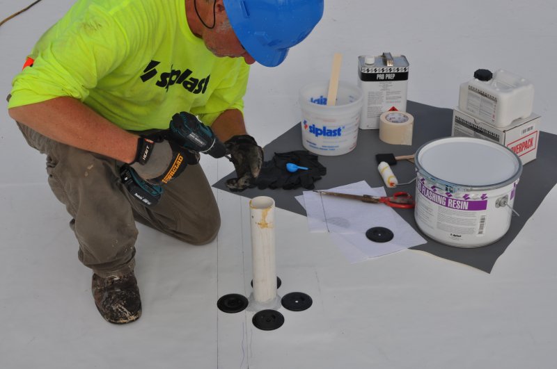 Parapro 123 Flashing on a pipe penetration with Parasolo TPX Membrane