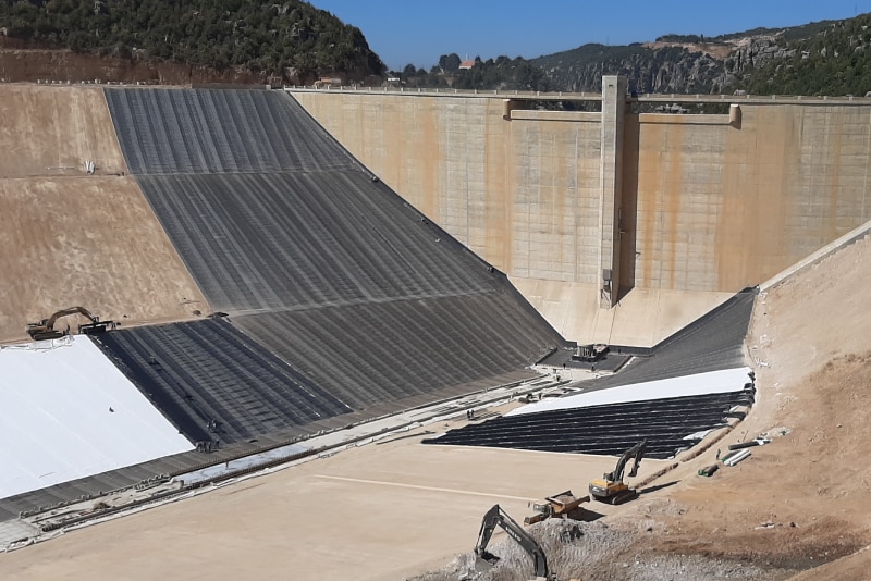 Teranap geomembrane installation