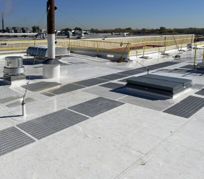 Commercial flat roof with with KEE roof materials