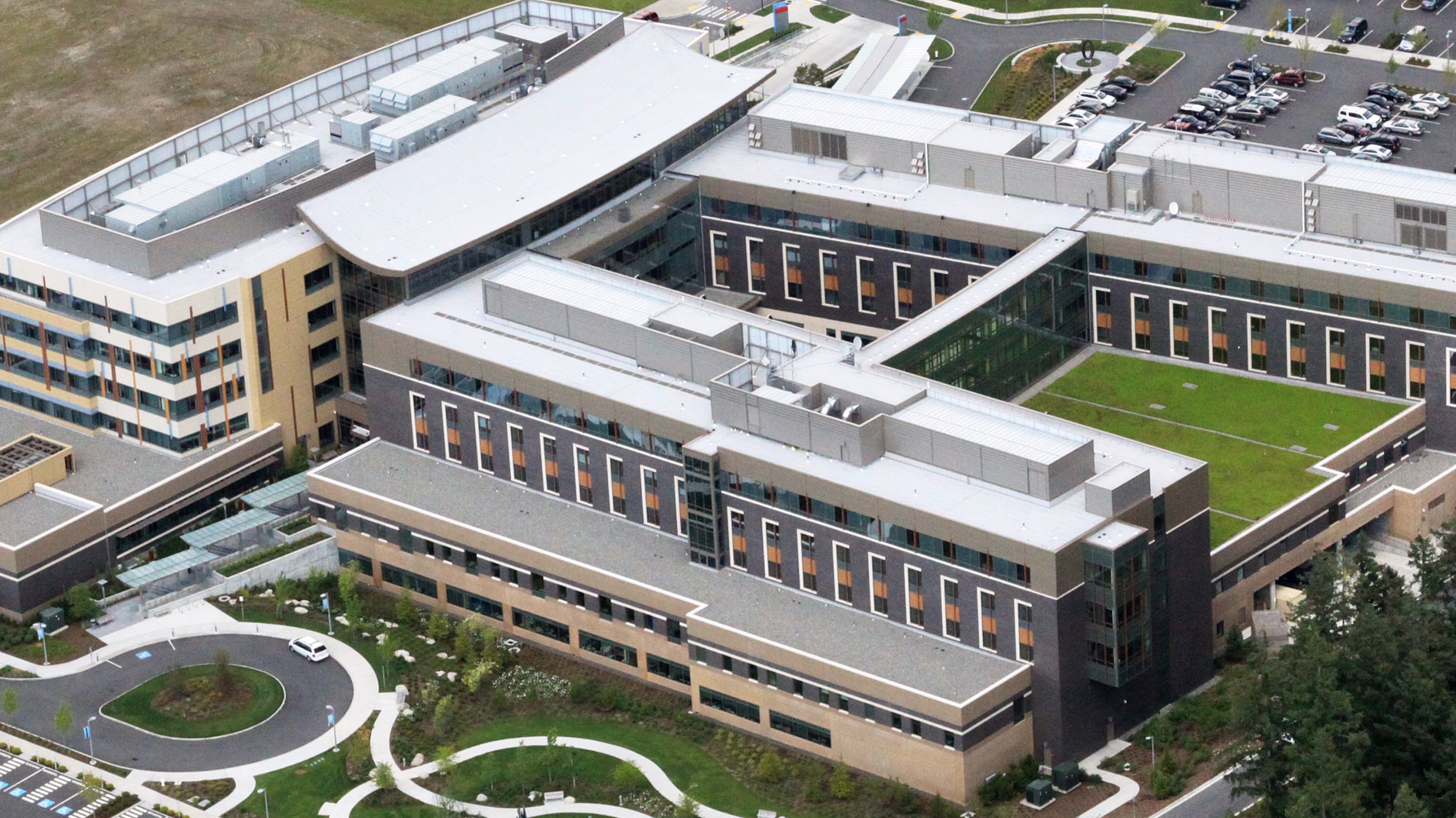 Aerial view of Swedish Issaquah Hospital in Washington with Siplast vegetated roof products