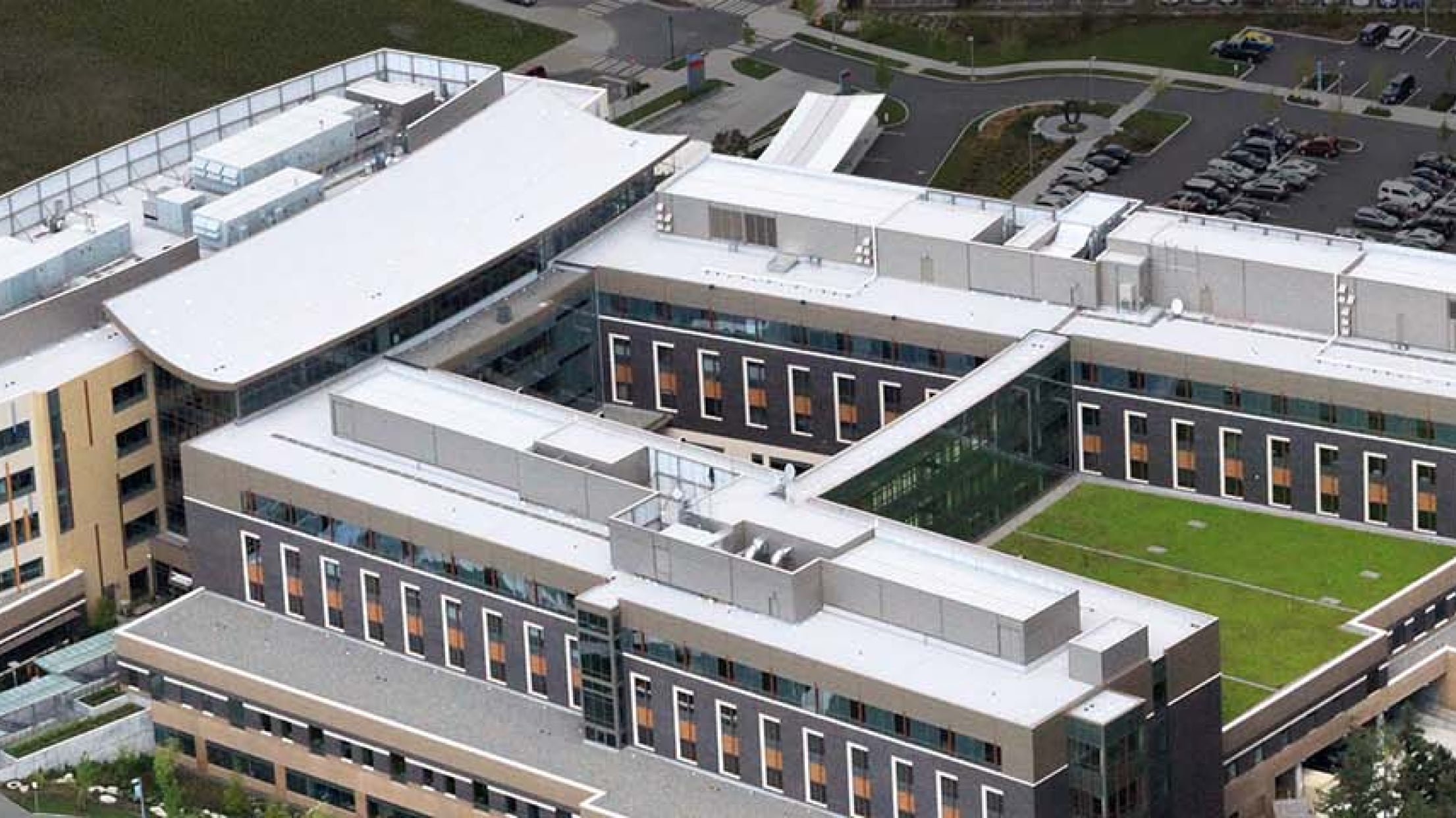 Swedish Issaquah Hospital using a Sipalst vegetated roof system